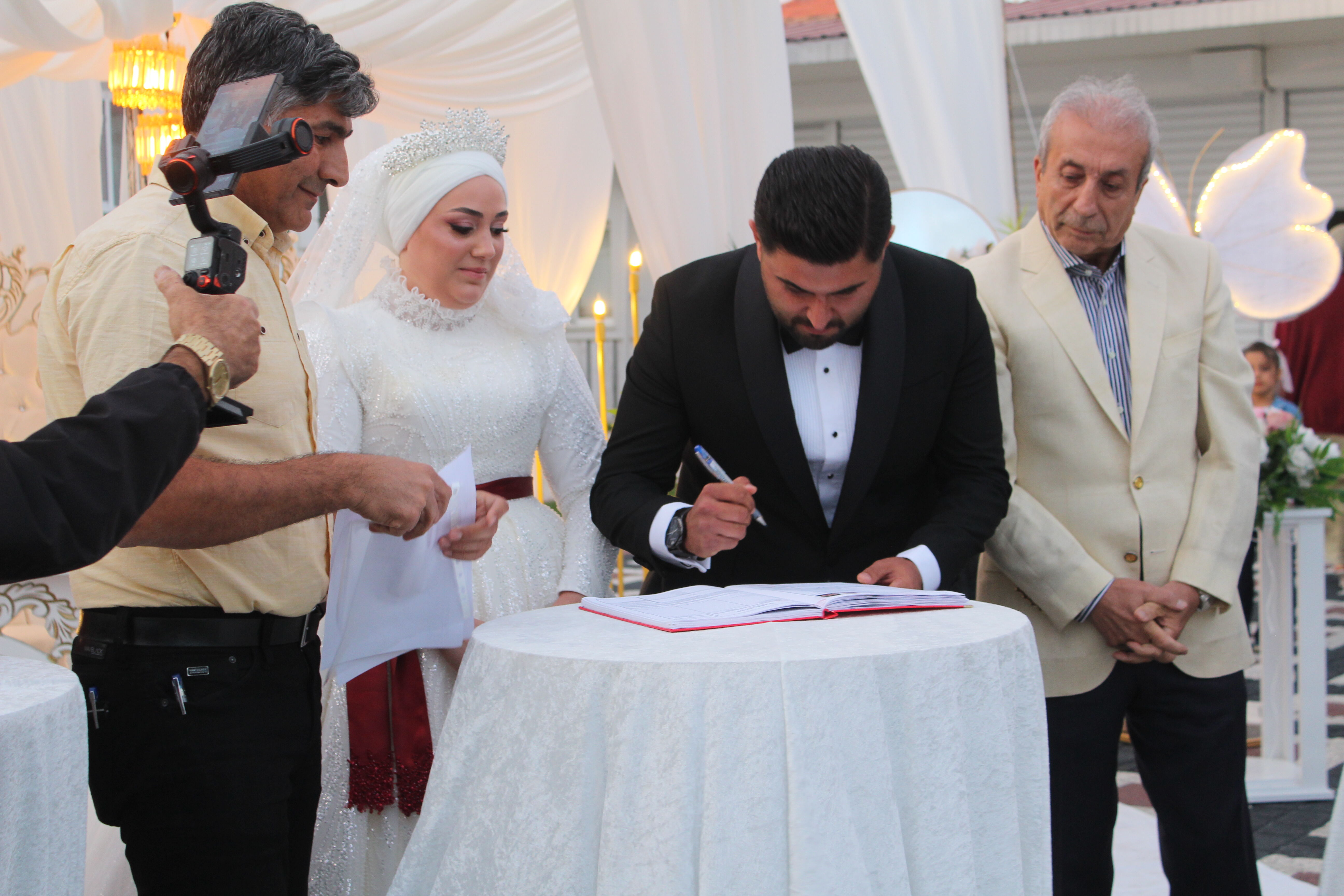 Eski Tarım ve Orman Bakanları Kirişci ve Eker, Konya'da nikah şahidi oldu