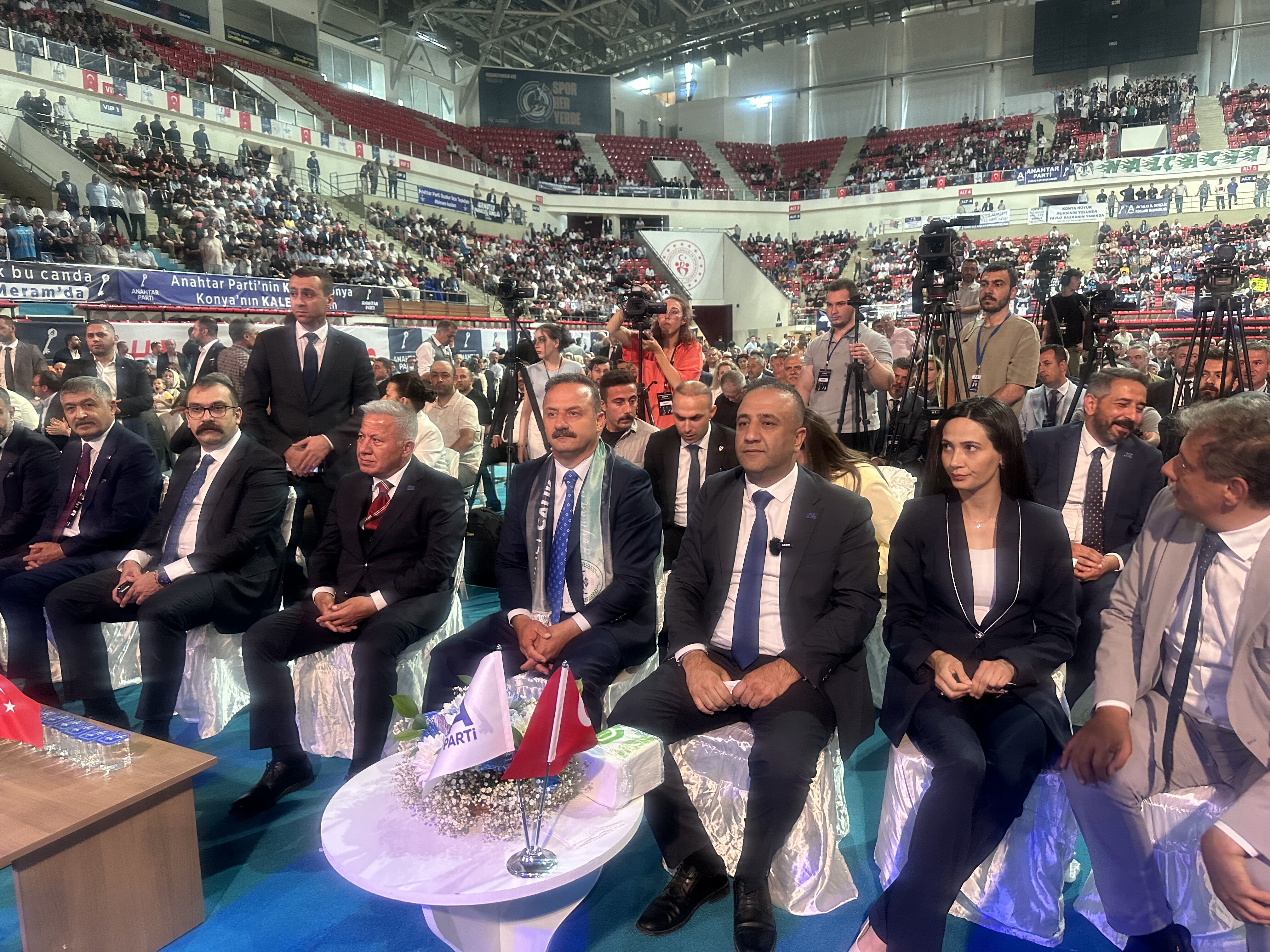 Anahtar Parti Genel Başkanı Ağıralioğlu, Konya'da vatandaşlarla buluştu