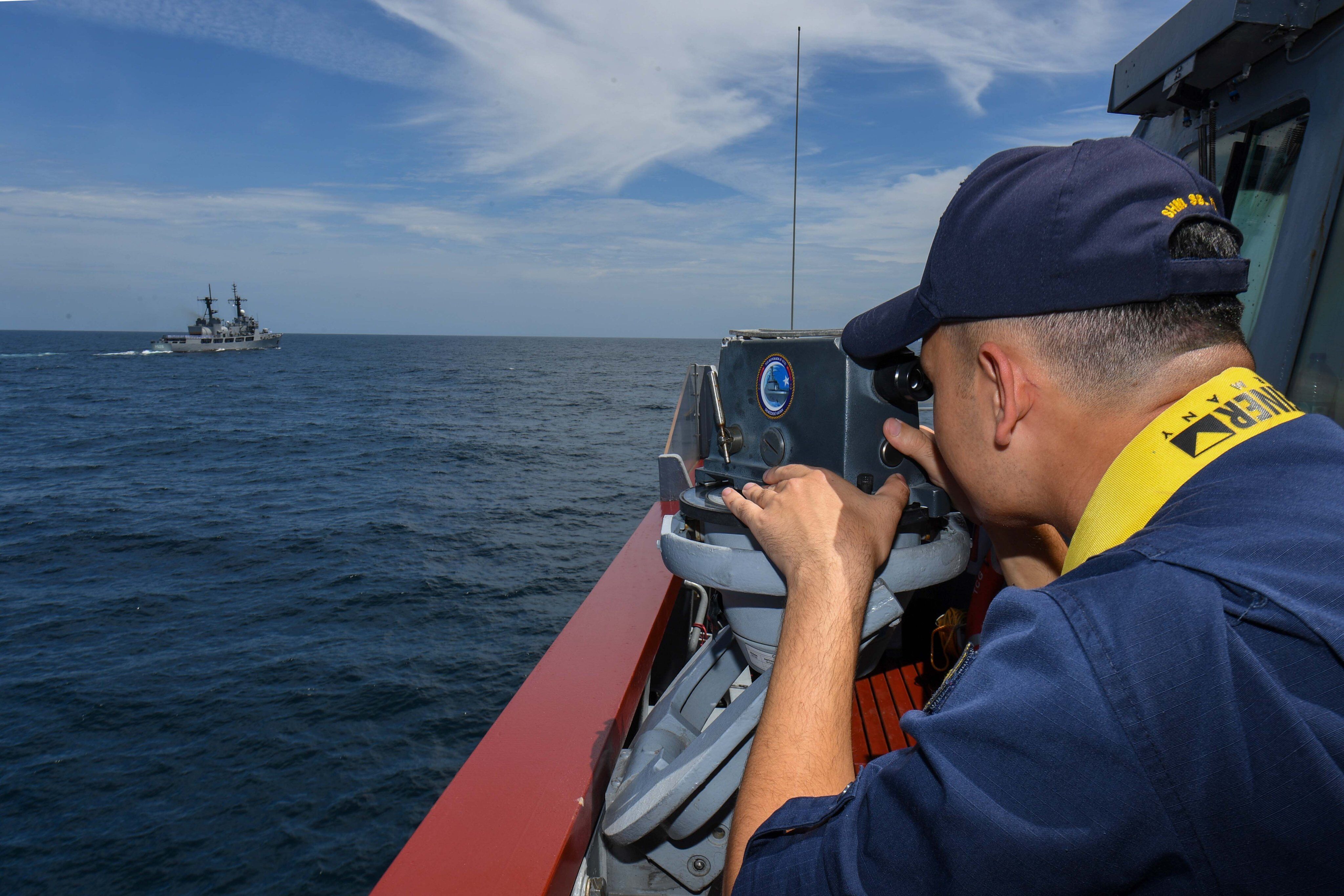 TCG Büyükada'dan Sri Lanka'da liman ziyareti