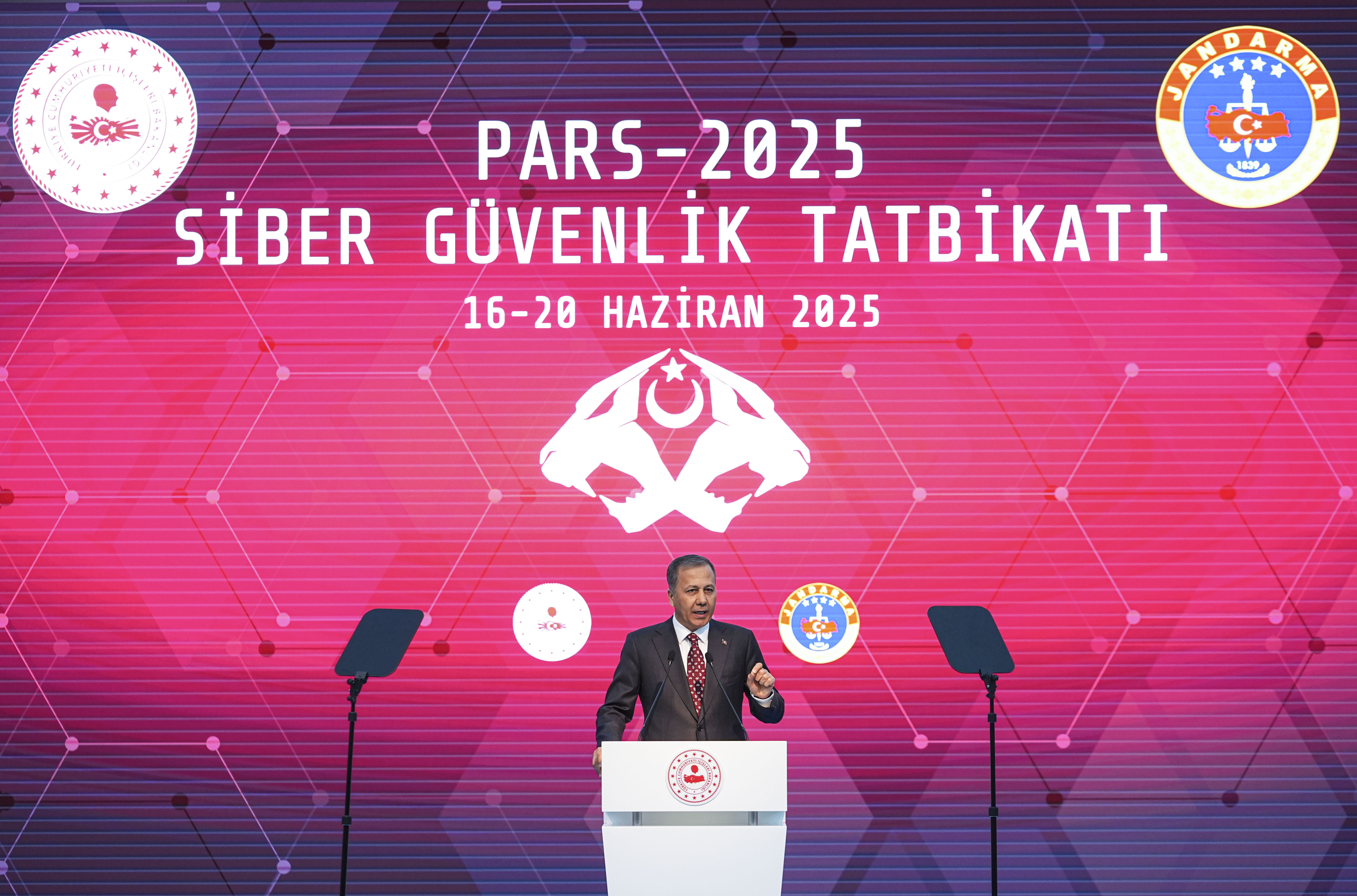 Bakan Yerlikaya, Pars-2025 Siber Güvenlik Tatbikatı Seçkin Gözlemci Günü'nde konuştu: