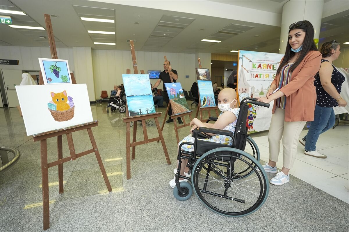 Bilkent Şehir Hastanesi'nde tedavi gören öğrenciler için 'Karne Şenliği' düzenlendi
