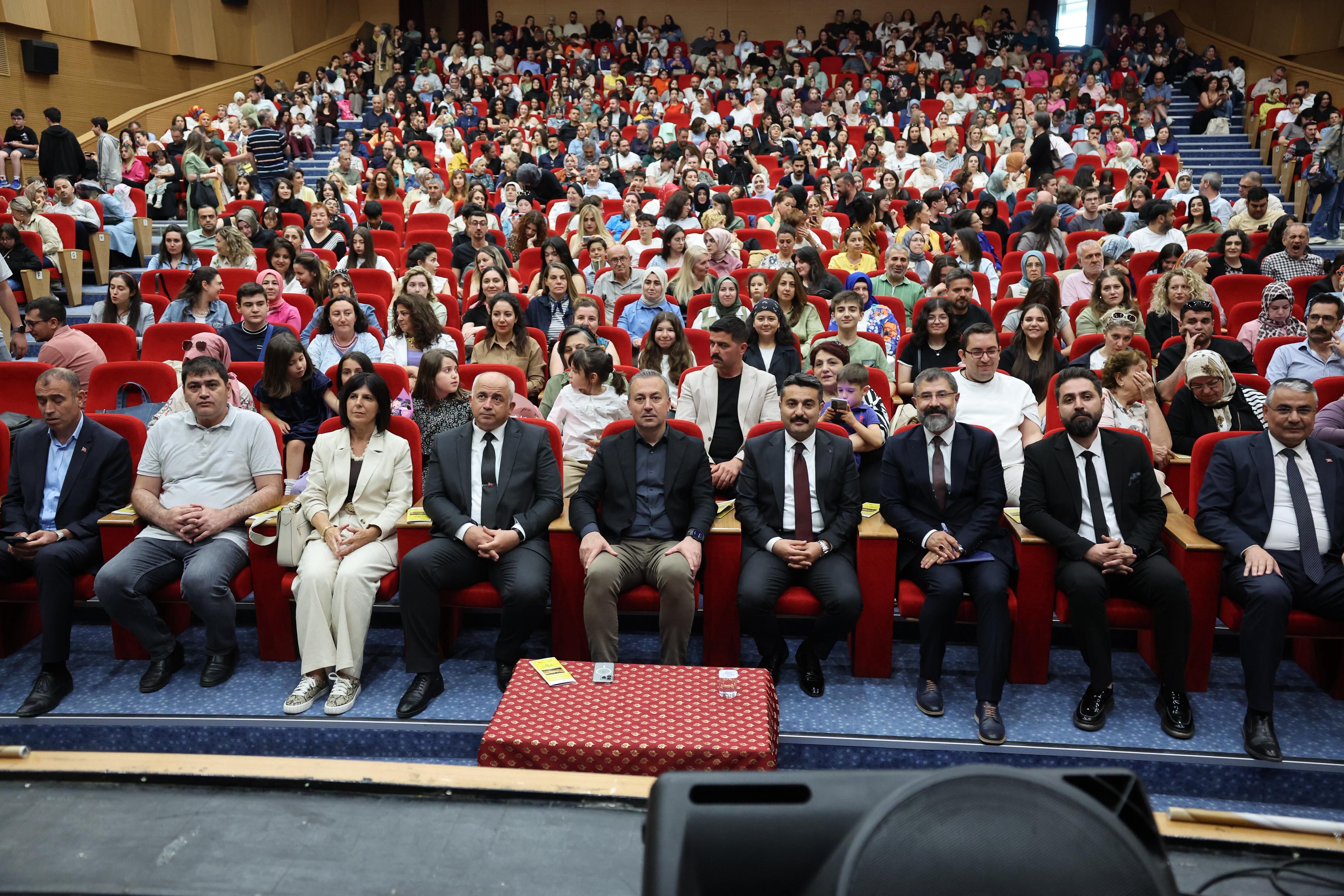 Sivas Maarif Orkestrası konser verdi