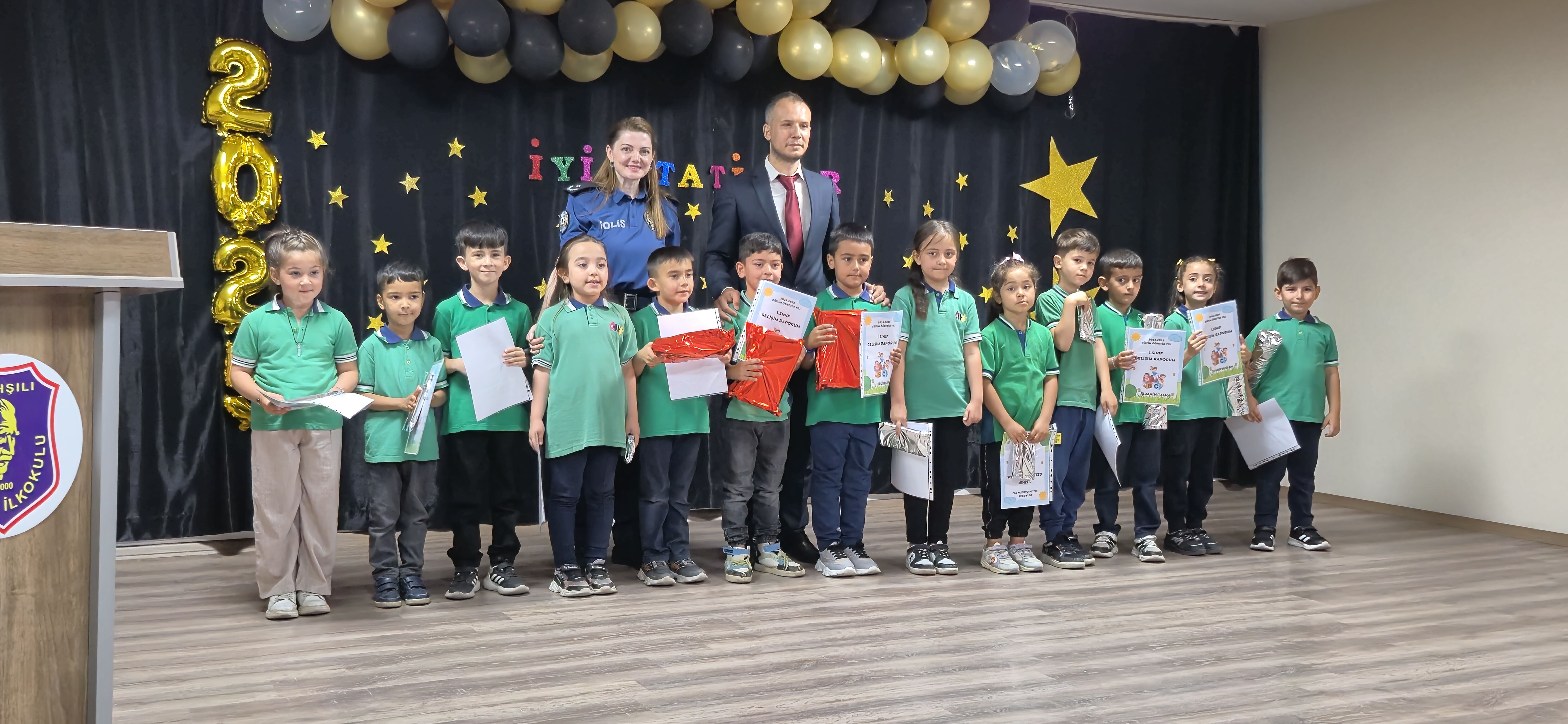 Bahşılı'da okullarda karne heyecanı yaşandı