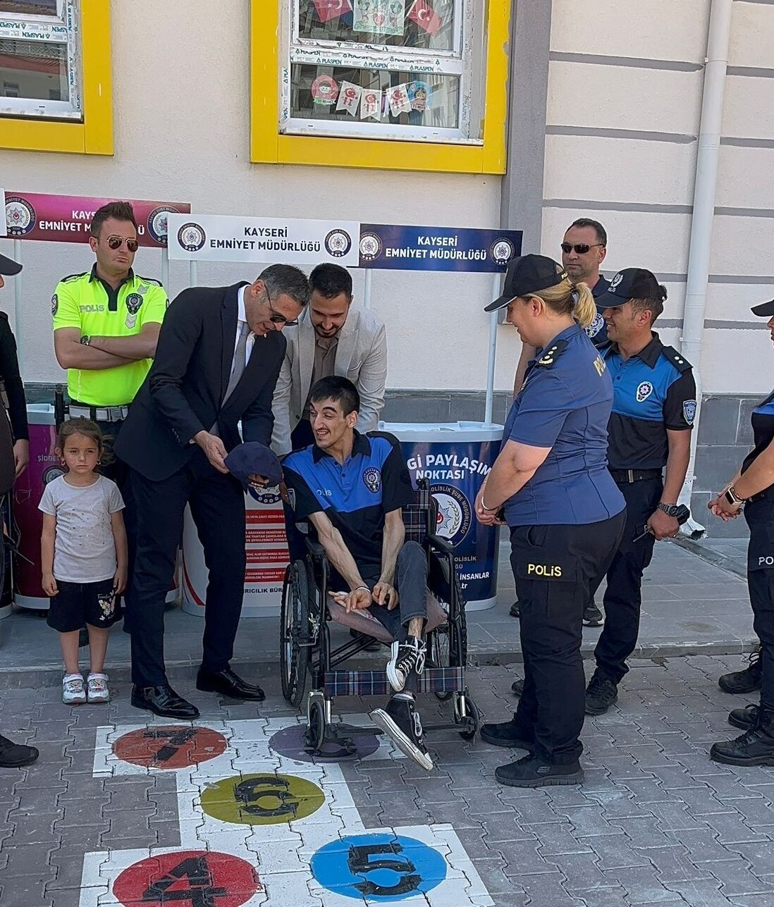 Bedensel engelli Hasan Can'ın polislik hayali bir günlüğüne gerçek oldu
