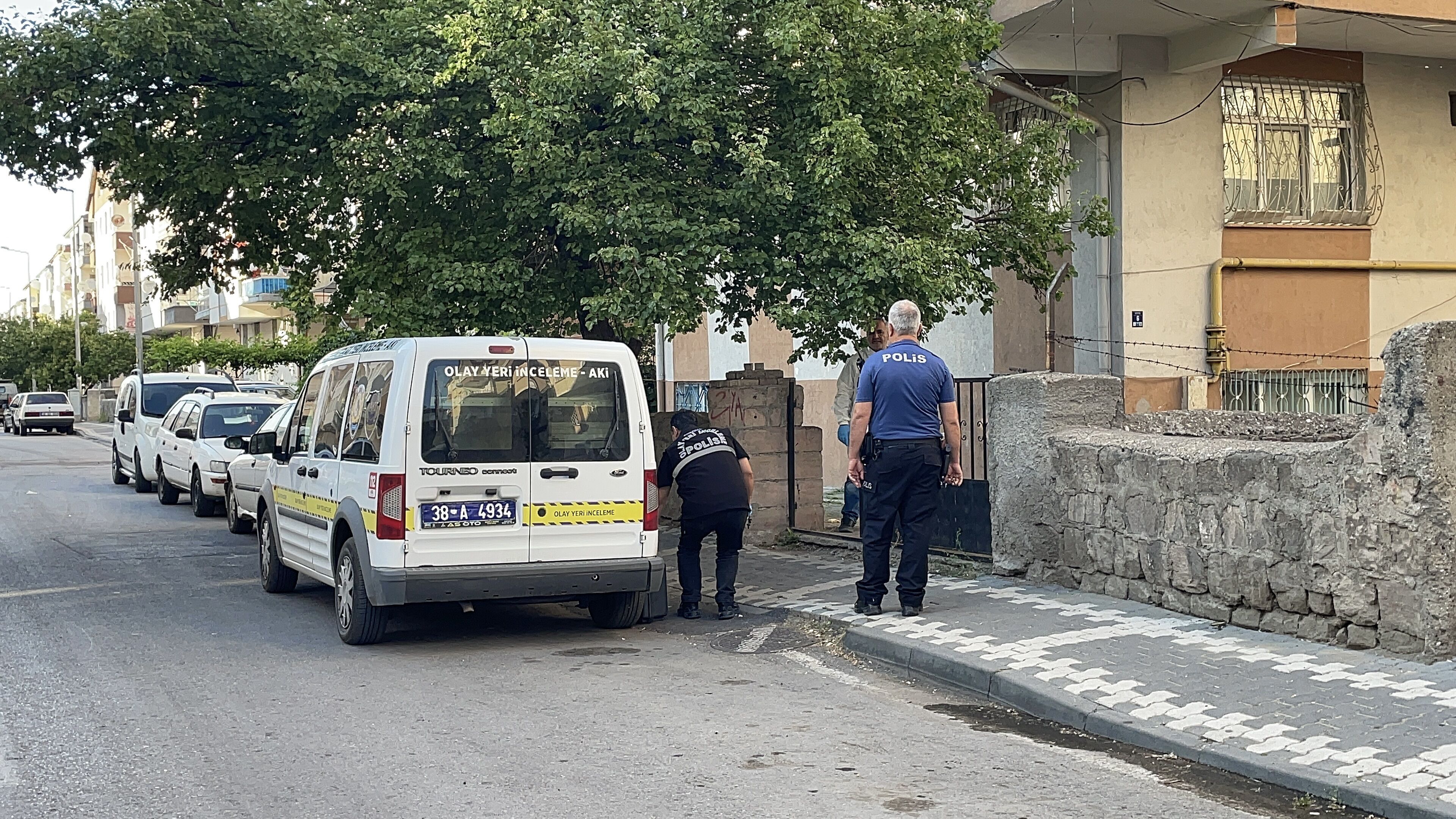 Kayseri'de alkollü 2 arkadaş birbirini bıçakladı