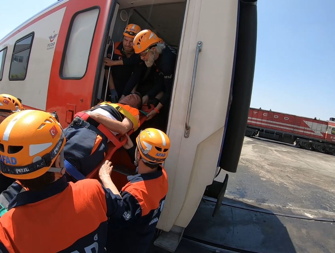 Eskişehir'de 'Çoklu Afet Müdahale Masabaşı Tatbikatı' gerçekleştirildi