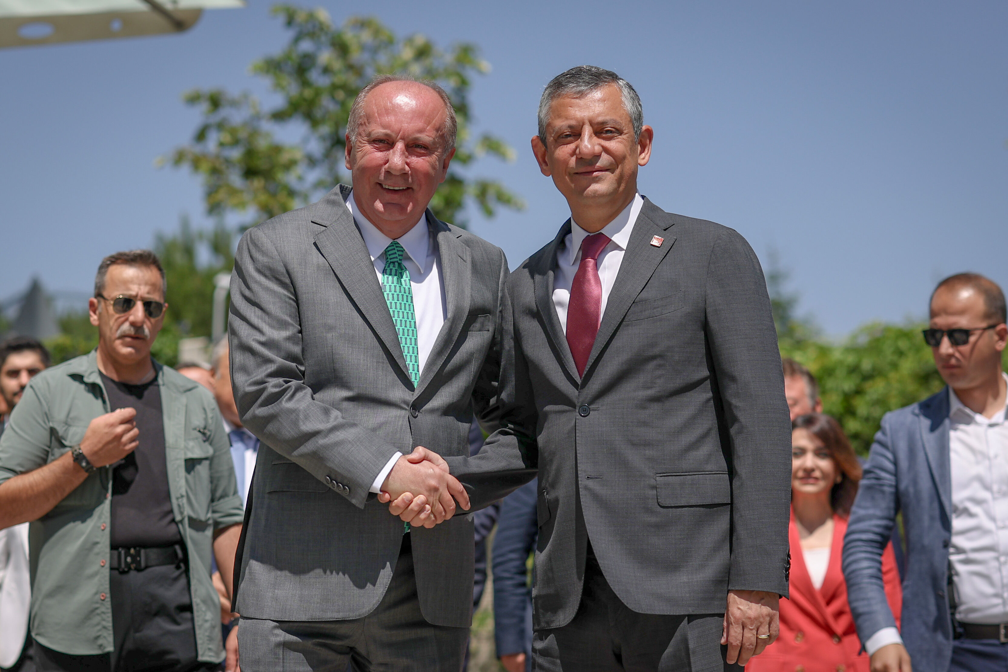 CHP Genel Başkanı Özel, Memleket Partisi Genel Başkanı İnce'yi ziyaret etti