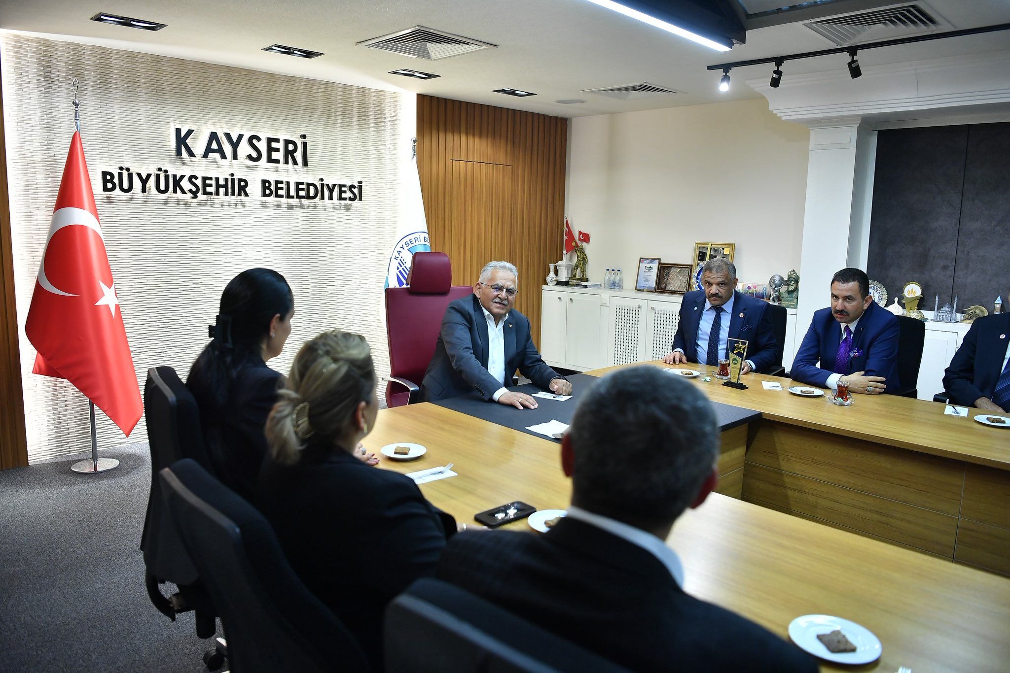 Başkan Büyükkılıç, Avrupa'daki Kayserili hemşehrilerini ağırladı