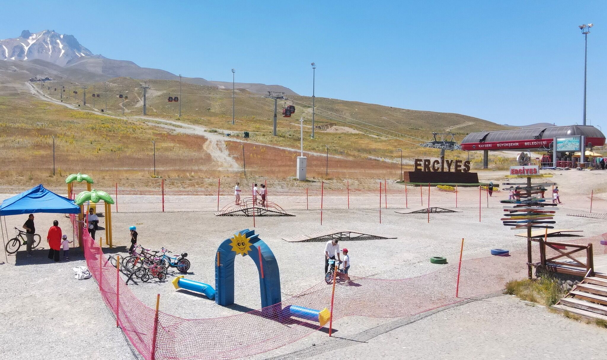Erciyes'te çocuk bisiklet ve aktivite parkının sezonu açıldı