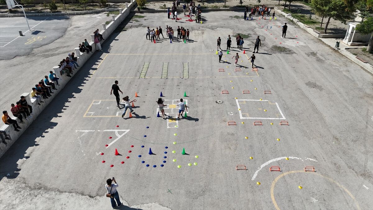 Çocukların spor yetenekleri oyunlarla keşfediliyor
