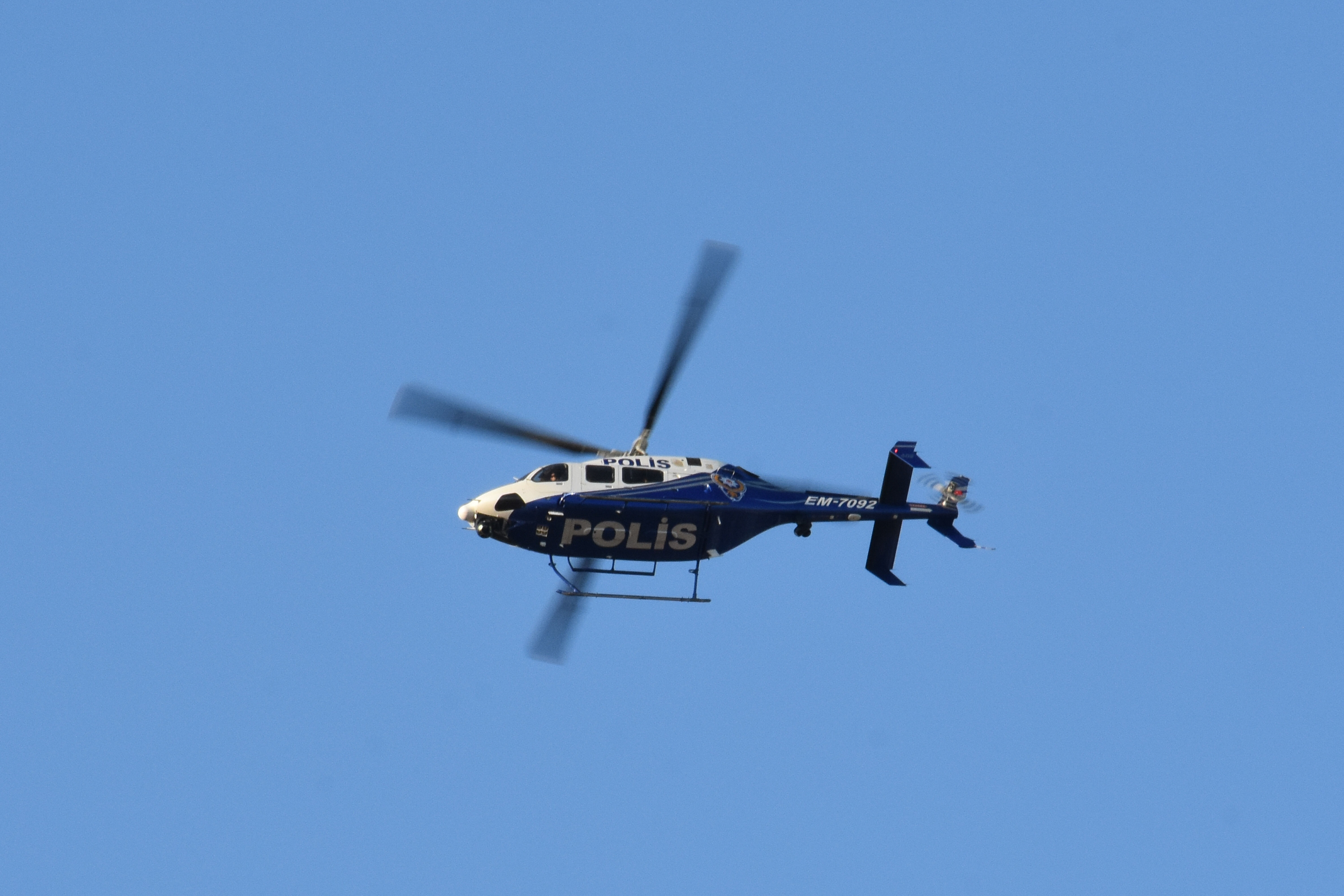Nevşehir'de helikopter destekli uyuşturucu operasyonunda 61 şüpheli yakalandı