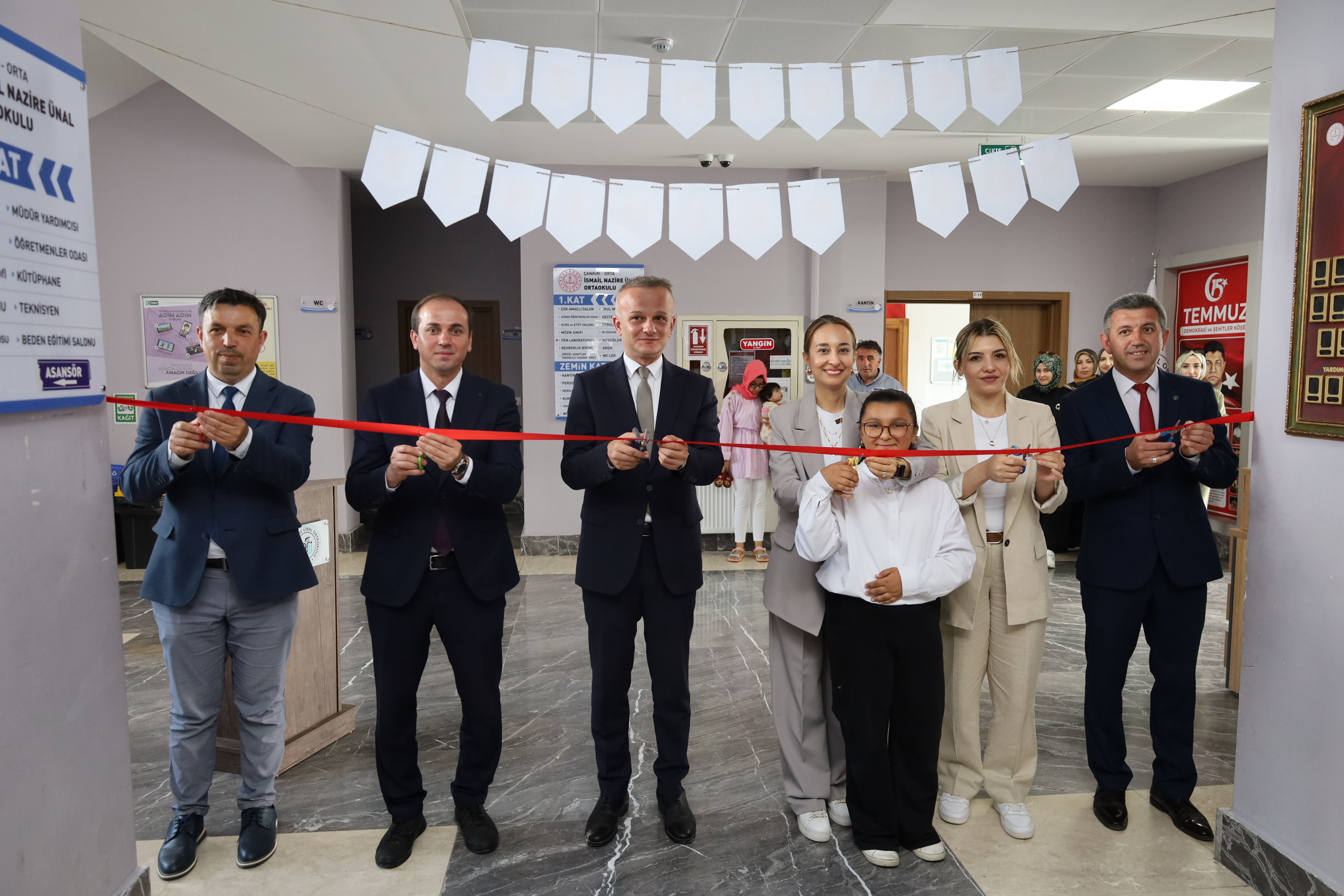 Orta'da ortaokul öğrencilerinin yıl sonu sergisi açıldı