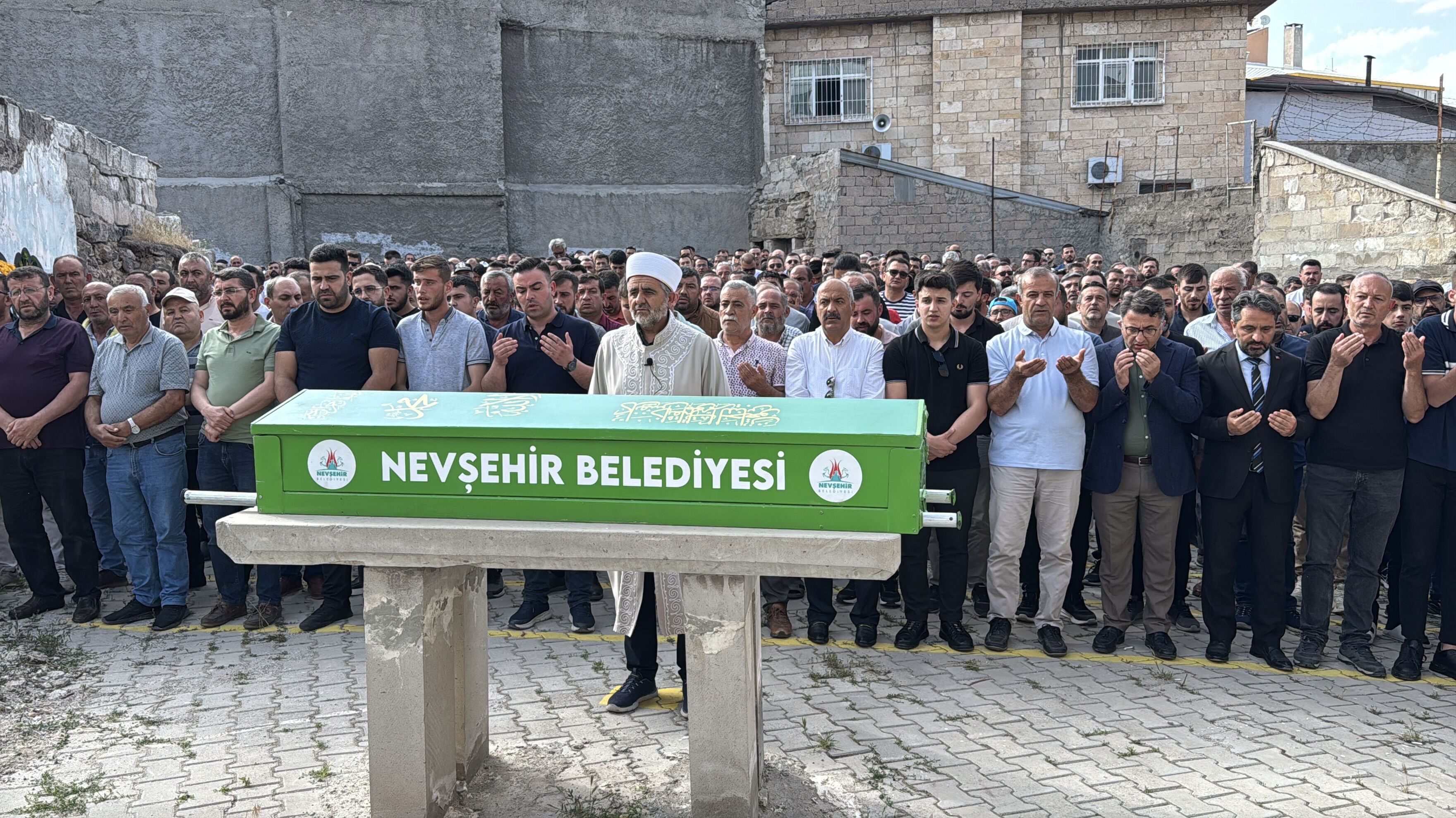 Aksaray'da sıcak hava balonu kazasında hayatını kaybeden pilot Nevşehir'de defnedildi