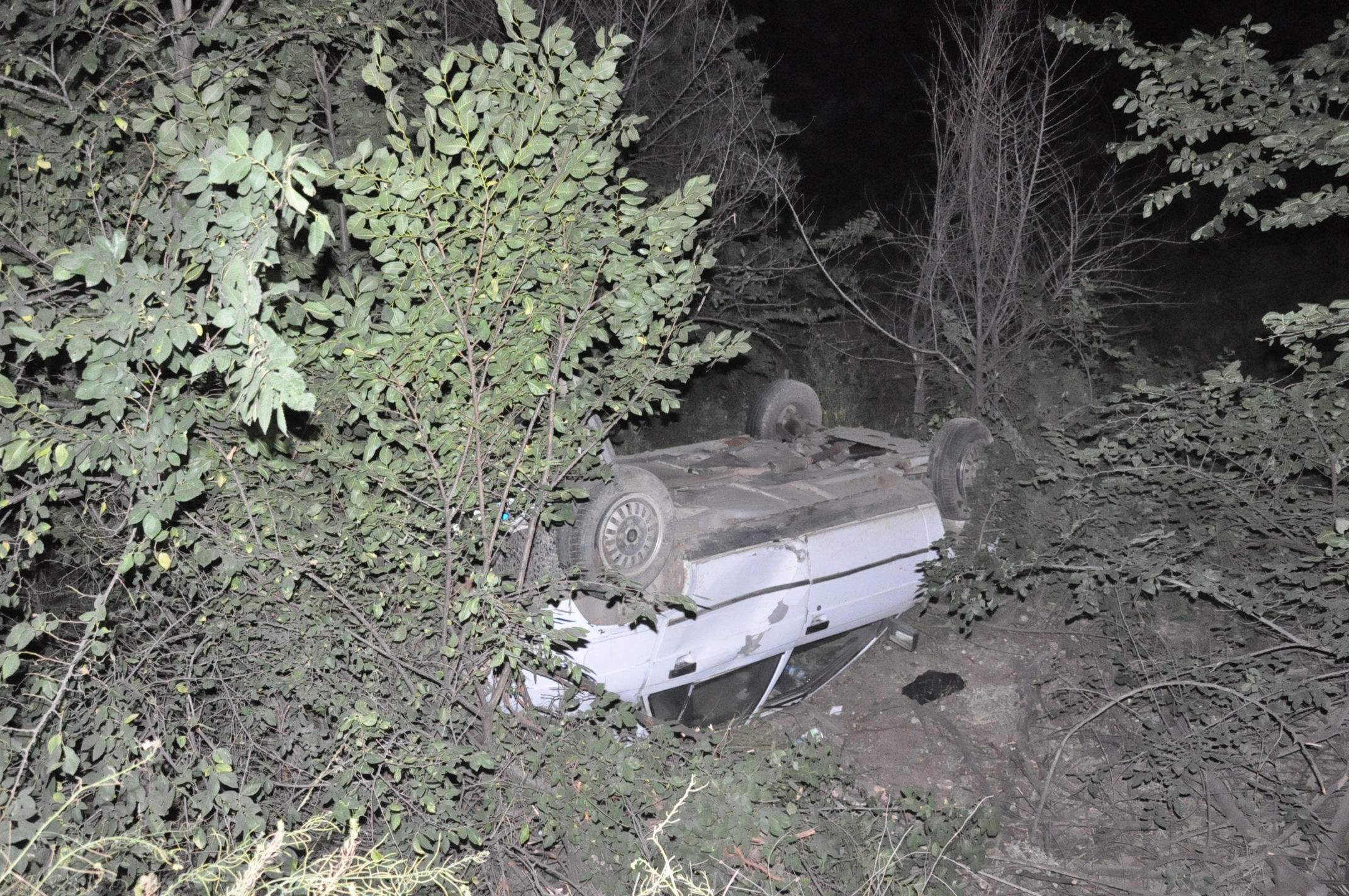 Yozgat'ta otomobilin şarampole devrilmesi sonucu 4 kişi yaralandı