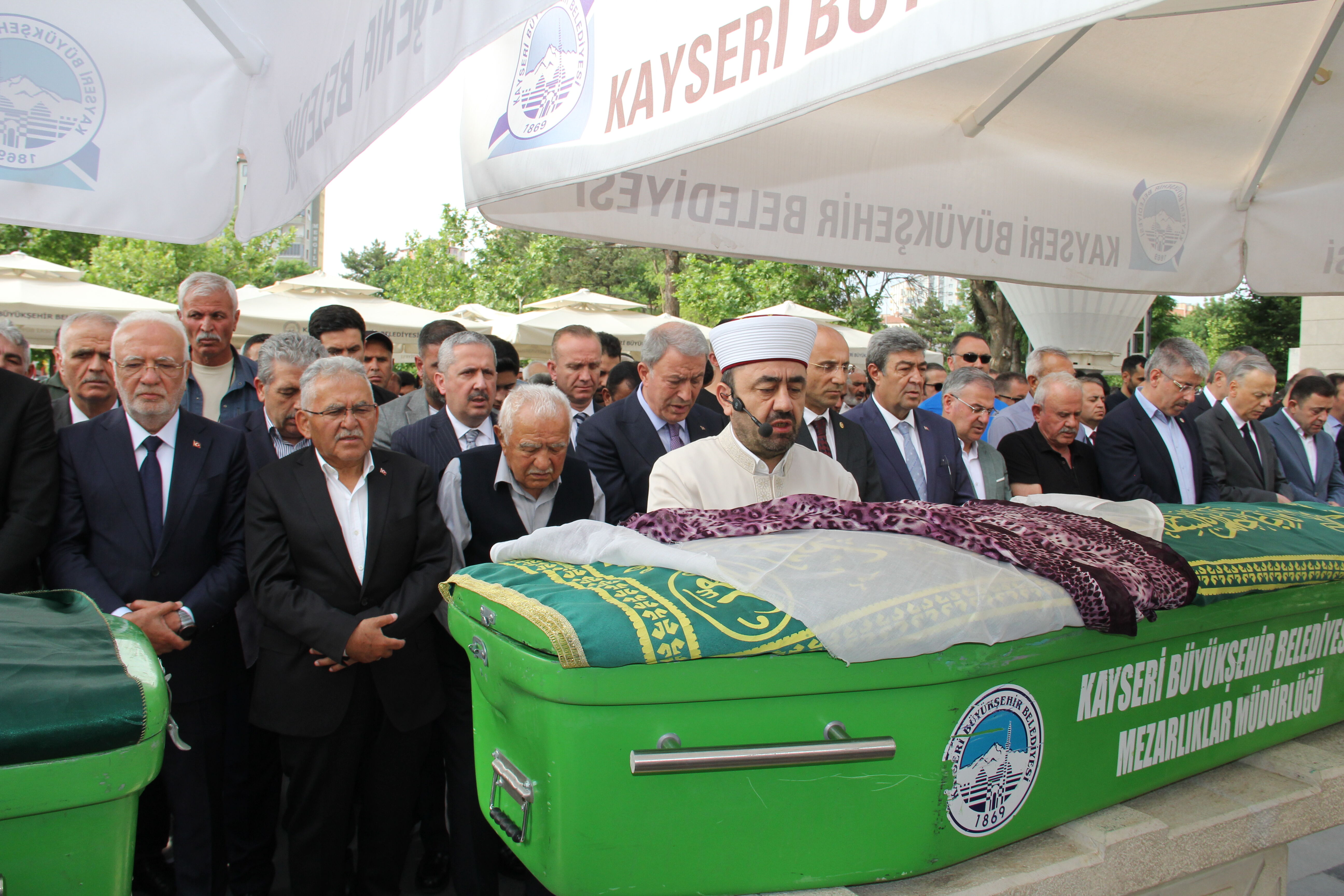 Kayseri Büyükşehir Belediye Başkanı Büyükkılıç'ın vefat eden yengesi defnedildi