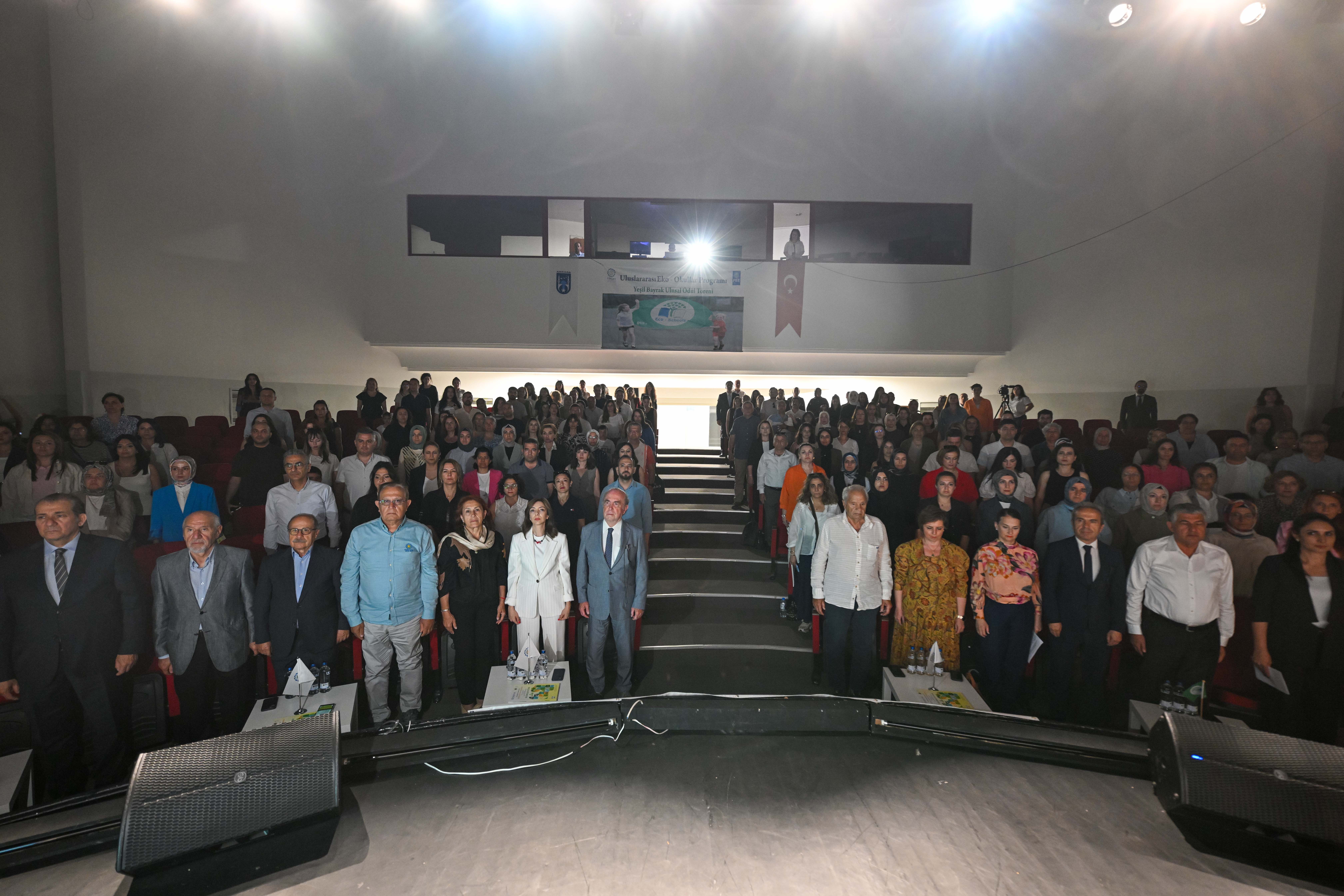 TÜRÇEV, Uluslararası Eko-Okullar Programı Yeşil Bayrak Ulusal Ödül Töreni düzenledi