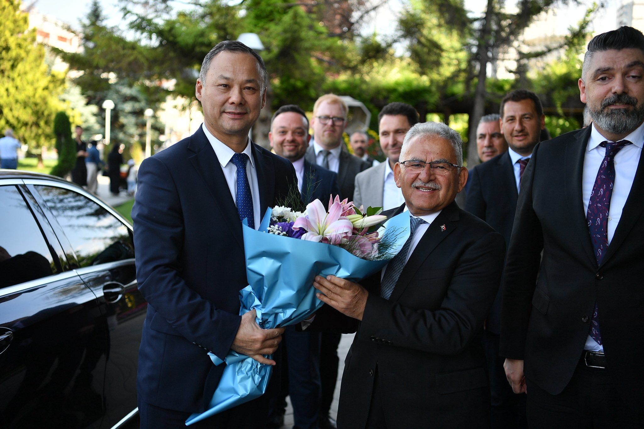Kırgızistan'ın Ankara Büyükelçisi Kazakbayev'den Büyükkılıç'a ziyaret