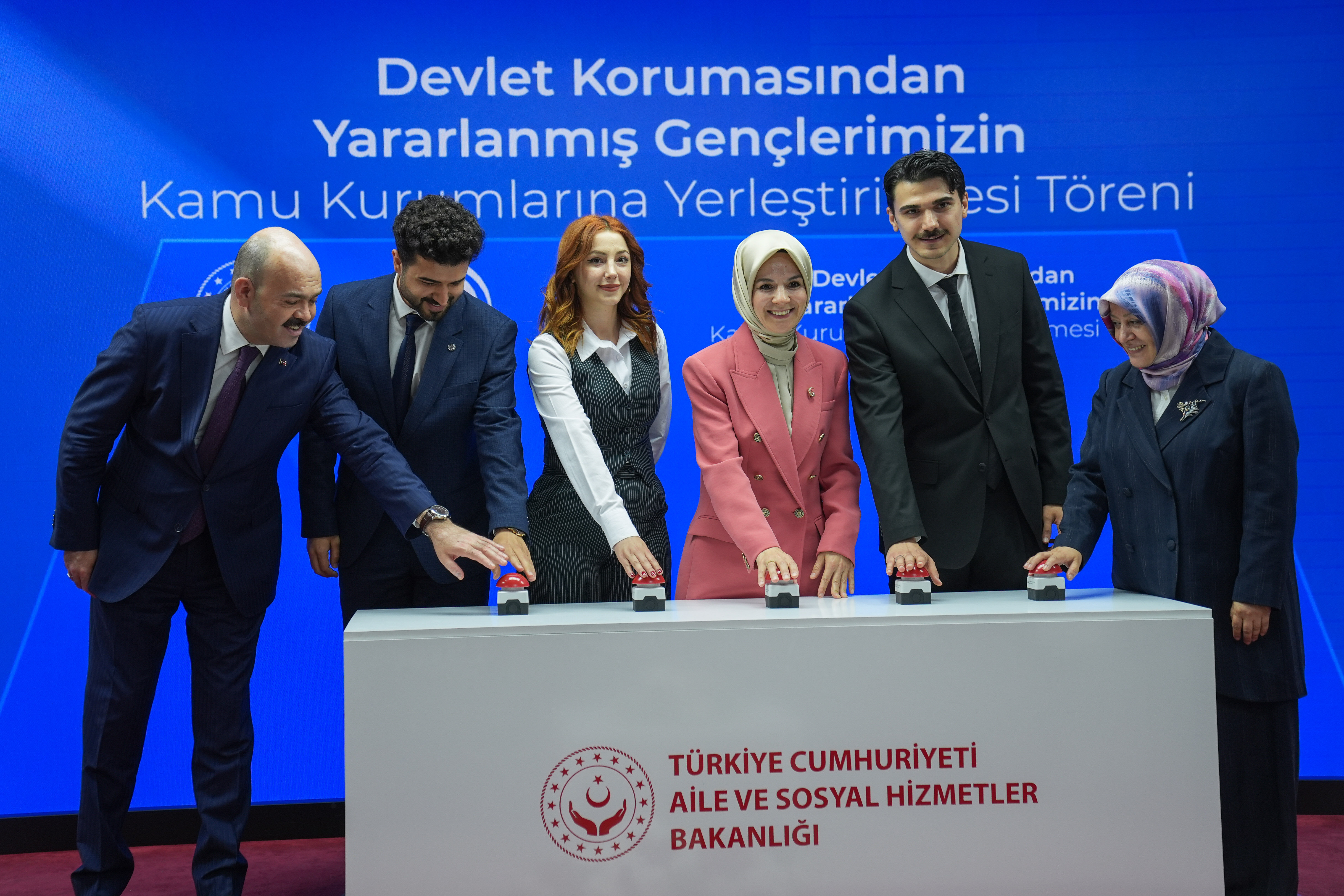 Devlet korumasından yararlanmış 608 genç kamu kurumlarına yerleştirildi