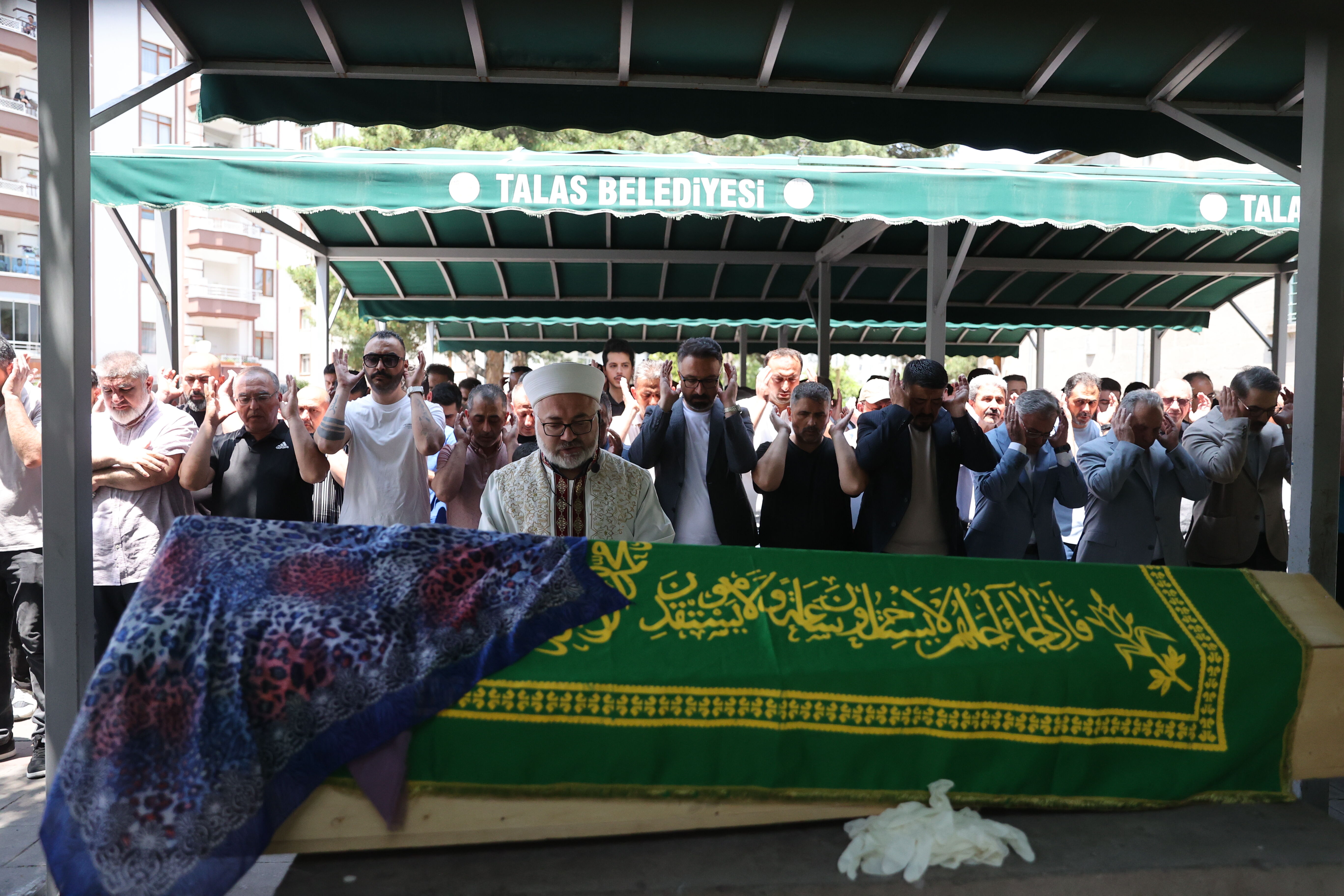 Kayseri'de KKKA şüphesiyle tedavi gören kadın hayatını kaybetti