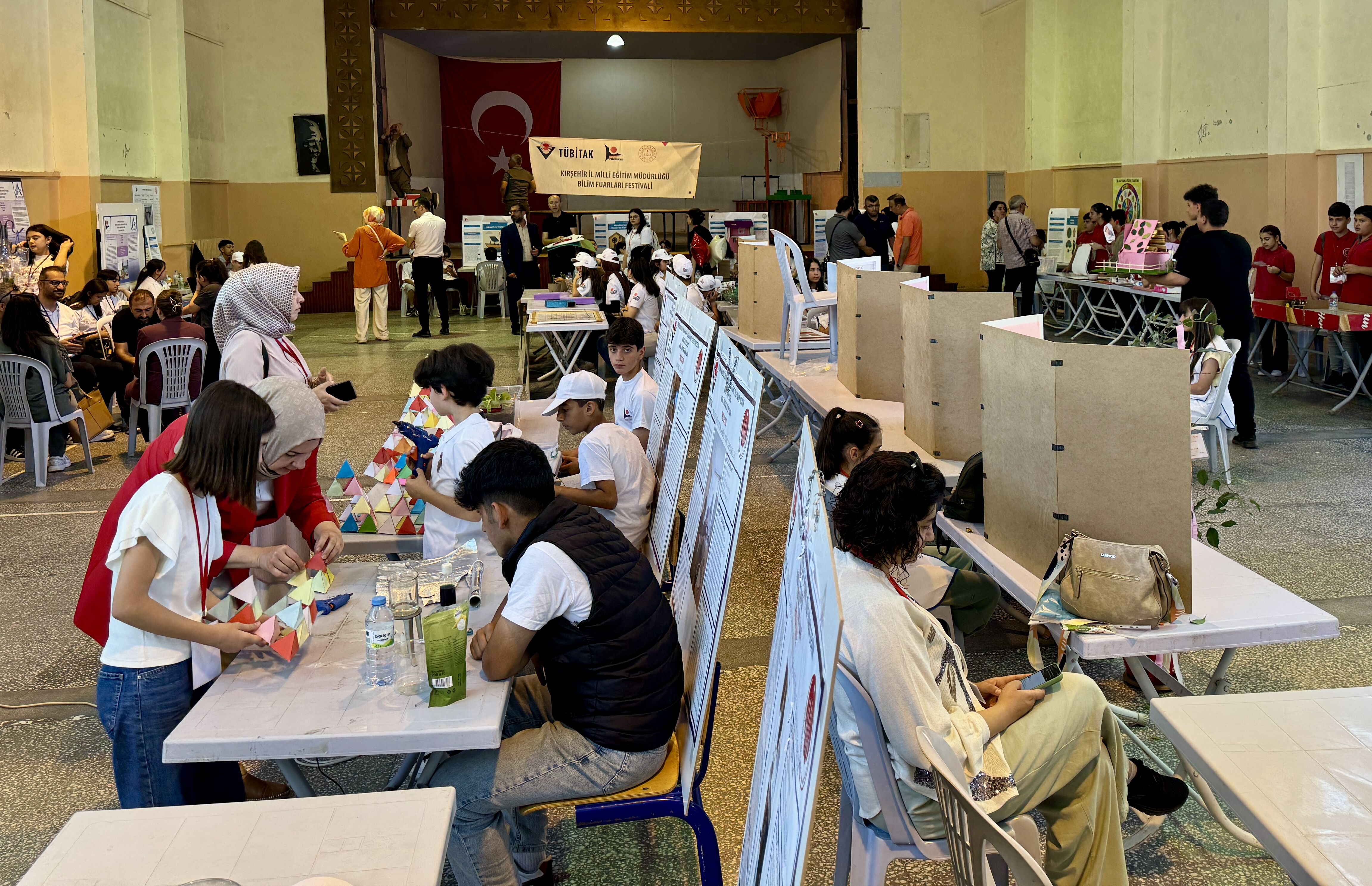 'TÜBİTAK 4006-C Bilim Fuarı Festivali' açıldı