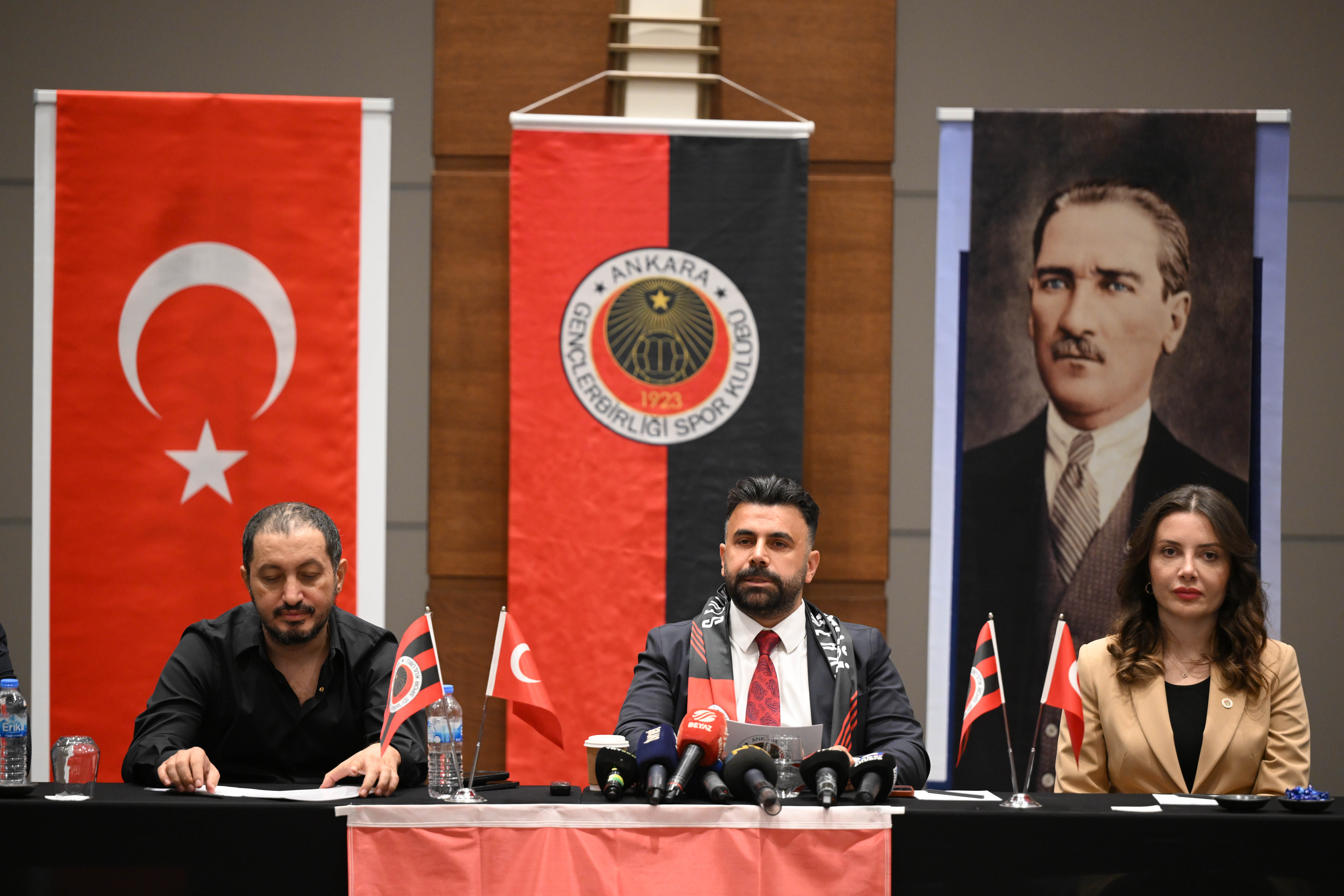 Gençlerbirliği'nde başkan adayı Ahmet Turgut, basınla bir araya geldi: