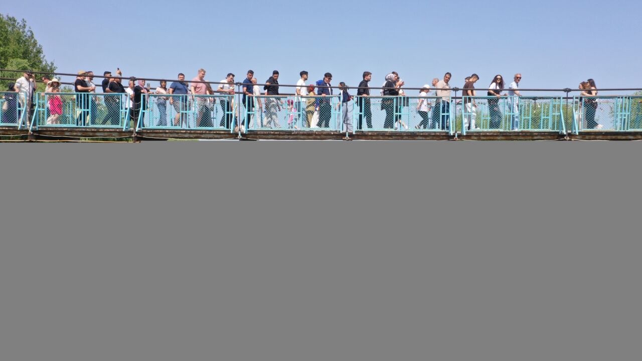 Yerli turistler Kurban Bayramı tatilinde Kapadokya'daki turizm merkezlerini doldurdu