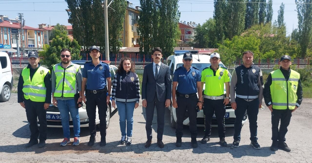 Ulaş Kaymakamı Eskimez'den, trafik denetimi yapan ekiplere ziyaret