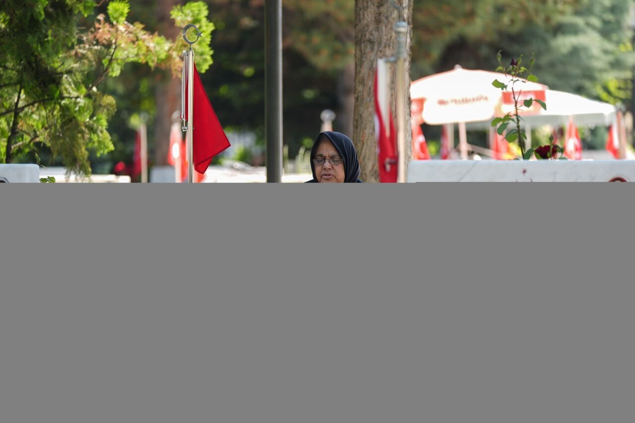 Başkentte Kurban Bayramı arifesinde şehitlikler ziyaret edildi