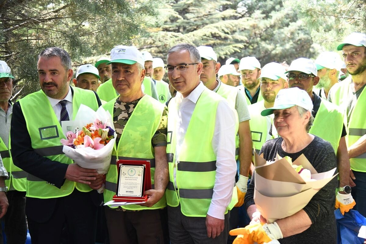 Pursaklar’da çöp toplama etkinliği düzenlendi
