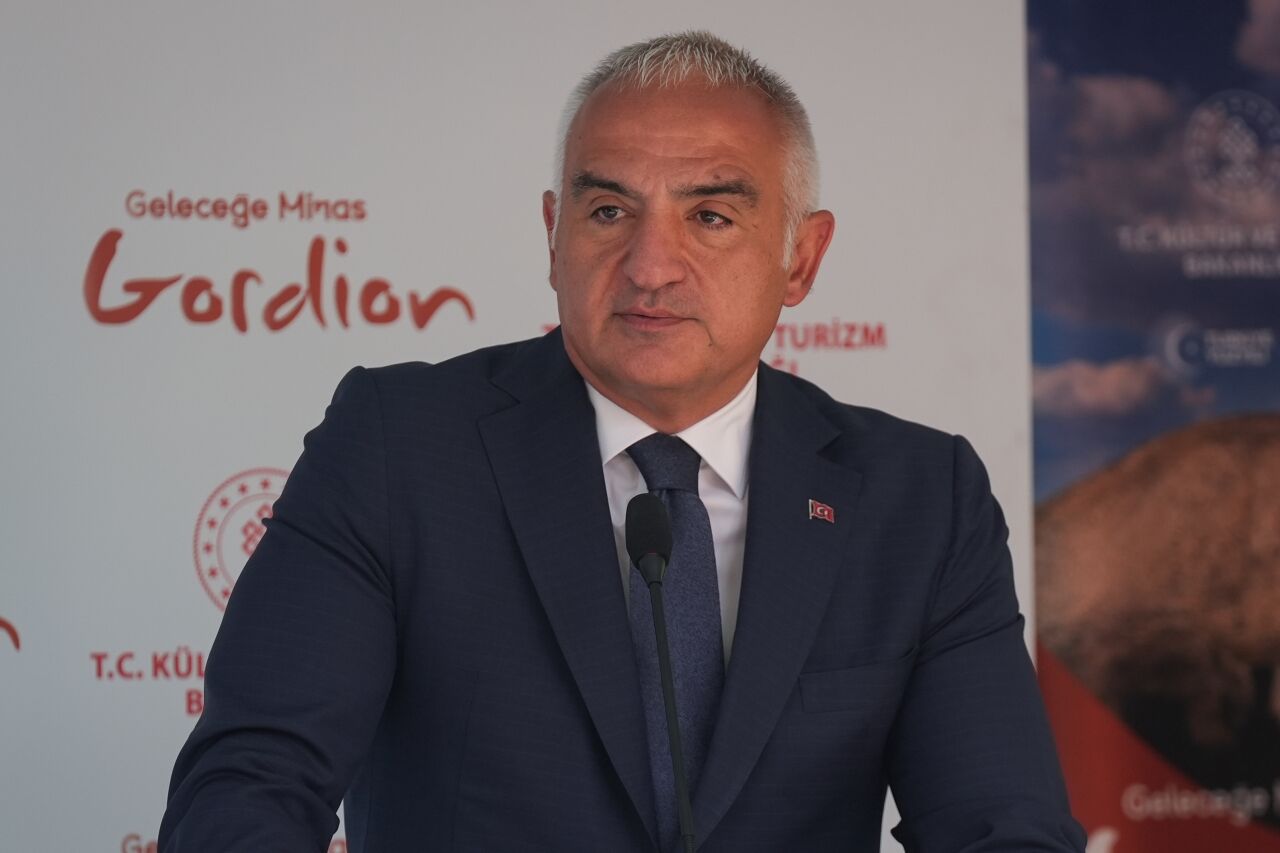 Bakan Ersoy, Gordion Antik Kenti'ndeki 47'nci tümülüsten çıkarılan eserleri tanıttı: