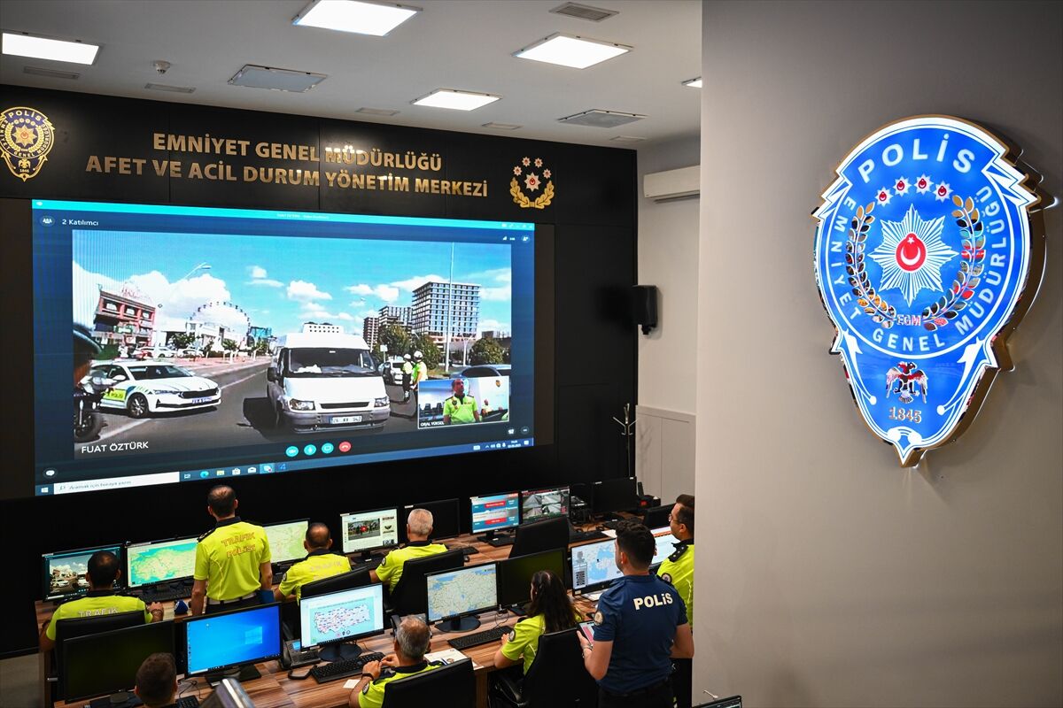 Bayram trafiği "Trafik İzleme Merkezi"nin anbean takibinde
