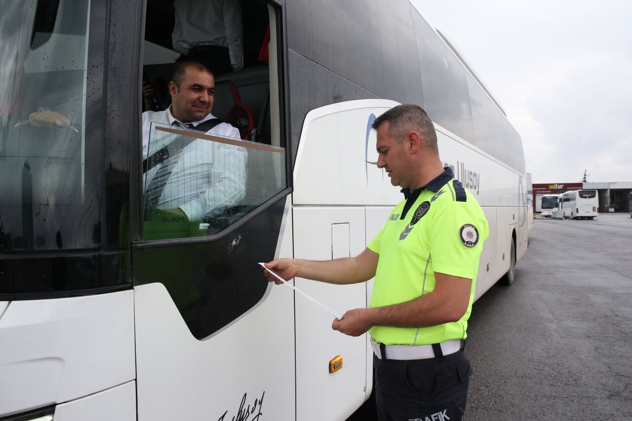 Kayseri'de Kurban Bayramı öncesi otogarda trafik denetimi yapıldı