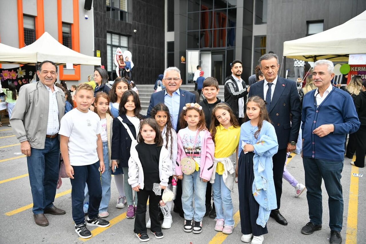 Başkan Büyükkılıç, Geleneksel Bahar Şenliği ve Kermesi'ne katıldı
