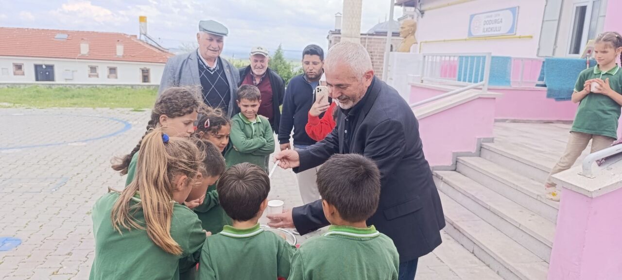 Dodurga'da Dünya Süt Günü'nde öğrencilere süt dağıtıldı