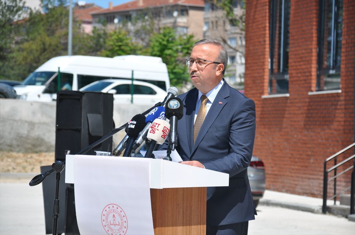 Eskişehir Anadolu İmam Hatip Lisesi törenle açıldı