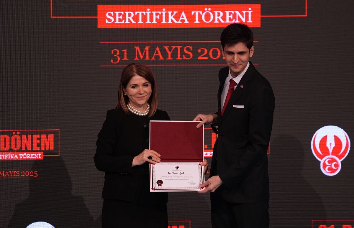 MHP Genel Başkan Yardımcısı Topcu, Siyaset ve Liderlik Okulu Sertifika Töreni'nde konuştu:
