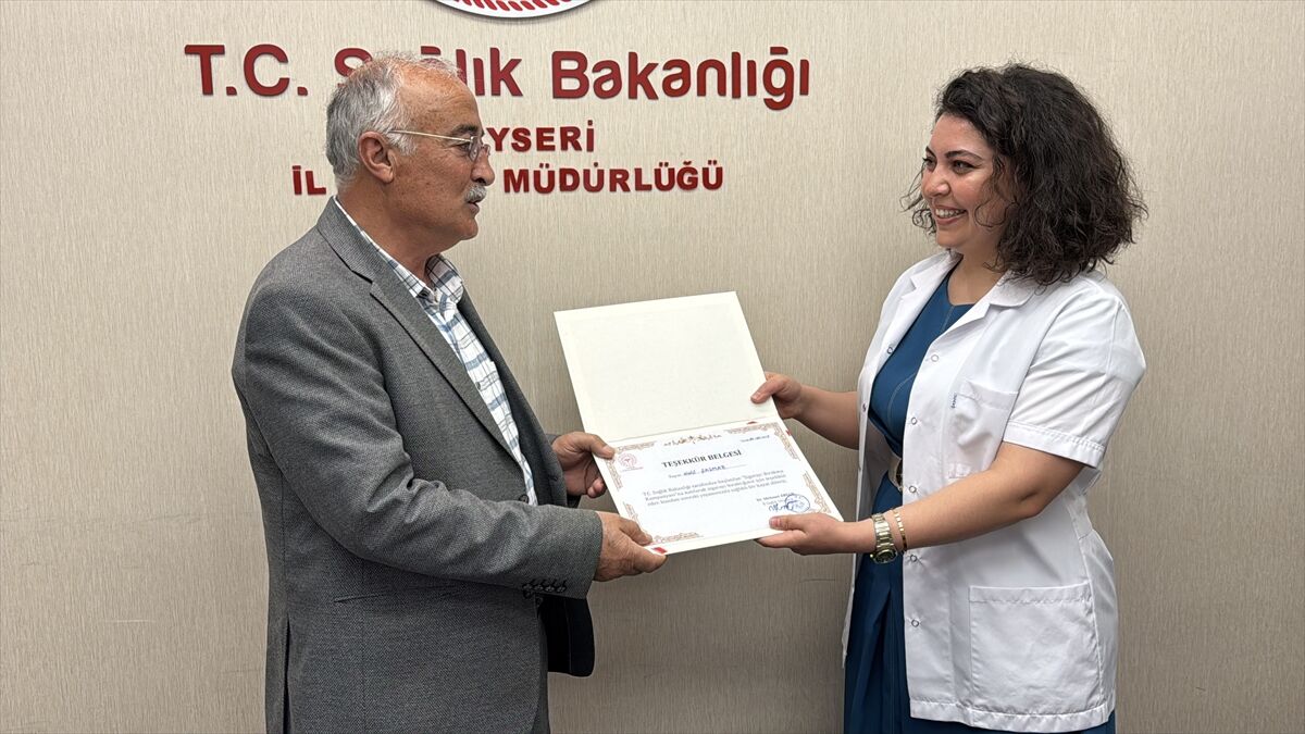 Kayseri'de sigarayı bırakanlara teşekkür belgesi verildi