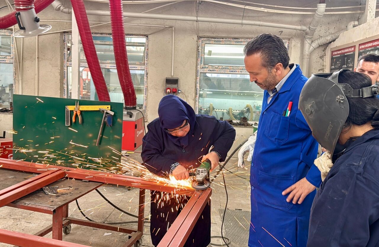 Kaynakçılığı öğrenen kadınlar kendilerine yeni iş alanı oluşturdu
