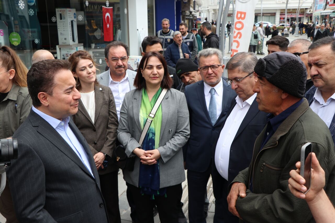 DEVA Partisi Genel Başkanı Babacan, Yozgat'ta temaslarda bulundu