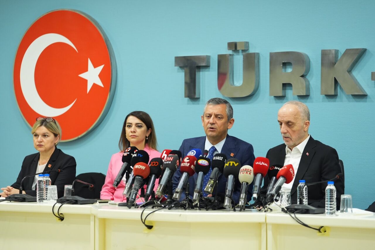 CHP Genel Başkanı Özel, HAK-İŞ ve TÜRK-İŞ'i ziyaret etti: