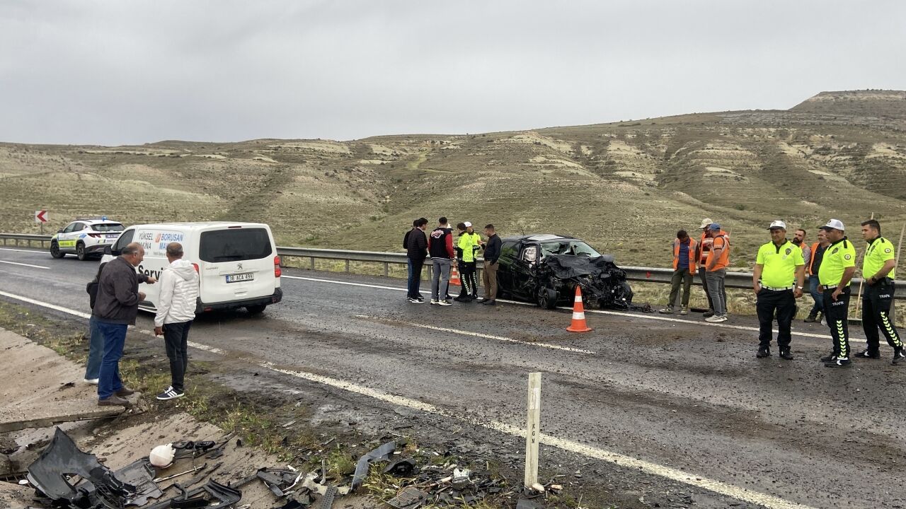 Nevşehir'deki zincirleme trafik kazasında 7 kişi yaralandı