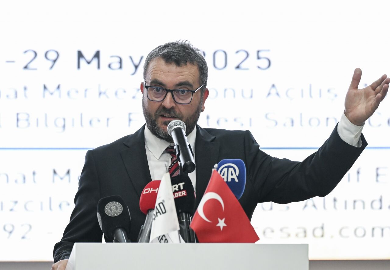 Bakan Ersoy, "Uluslararası Sezai Karakoç Sempozyumu"nun açılışında konuştu: