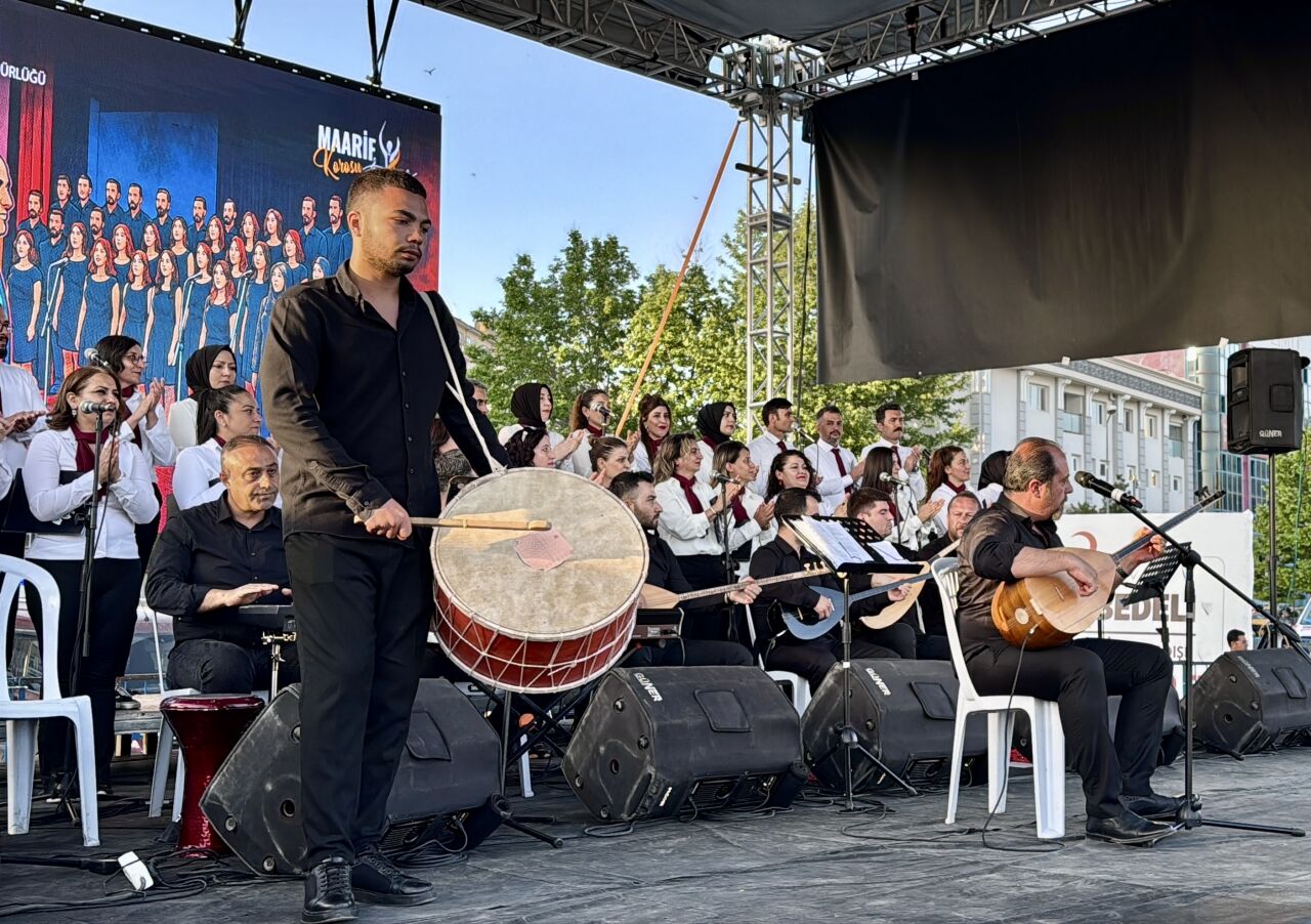 Milli Eğitim Bakan Yardımcısı Yelkenci, Kırşehir'de Maarif Korosu'nun konserine katıldı