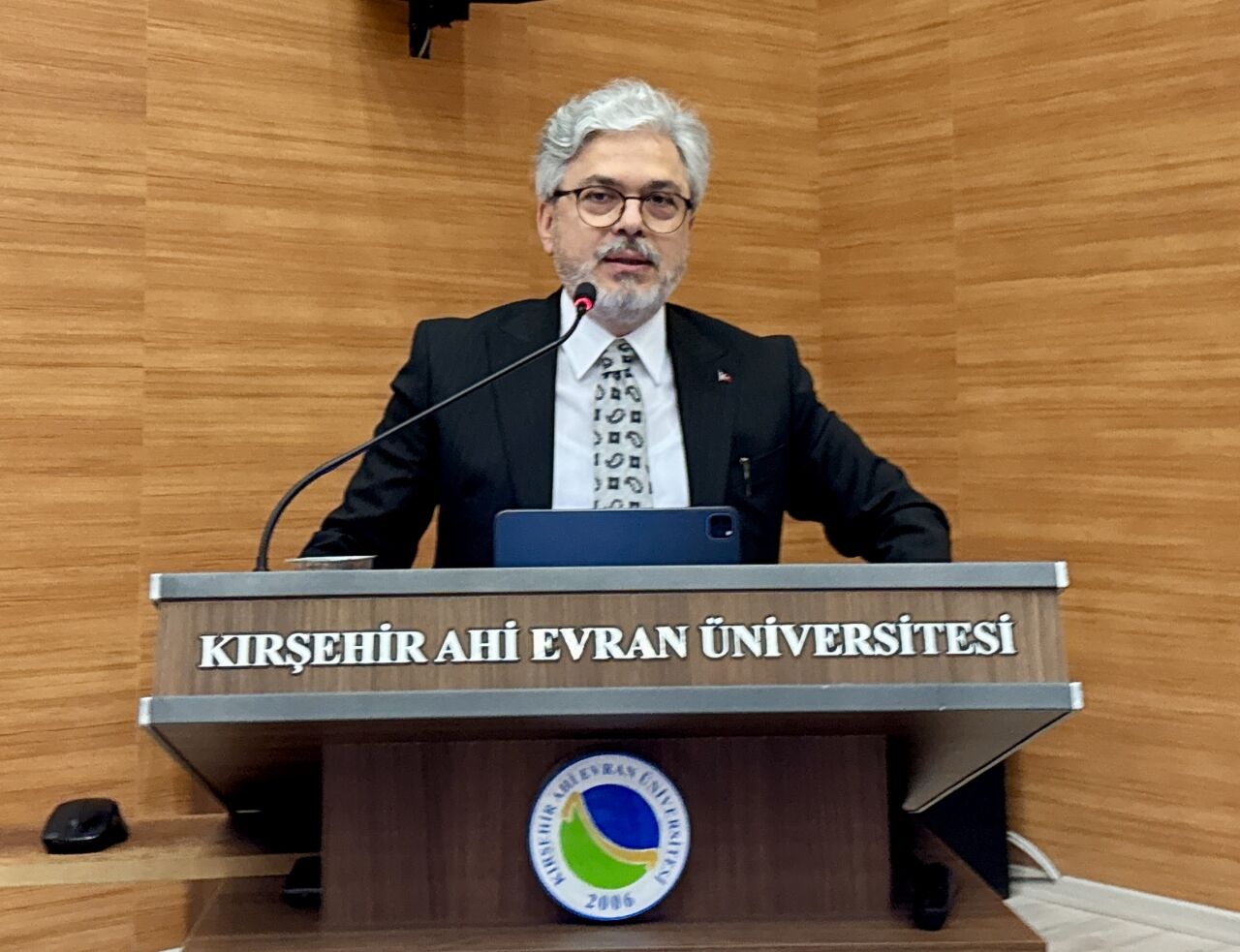 Milli Eğitim Bakan Yardımcısı Yelkenci, Kırşehir'de konferansa katıldı