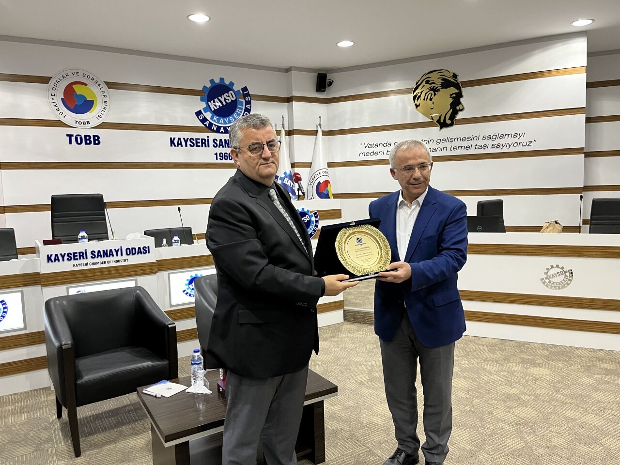 KAYSO'da "2025'te Türkiye Ekonomisi ve Anadolu Sanayisinin Yön Arayışı" paneli düzenlendi