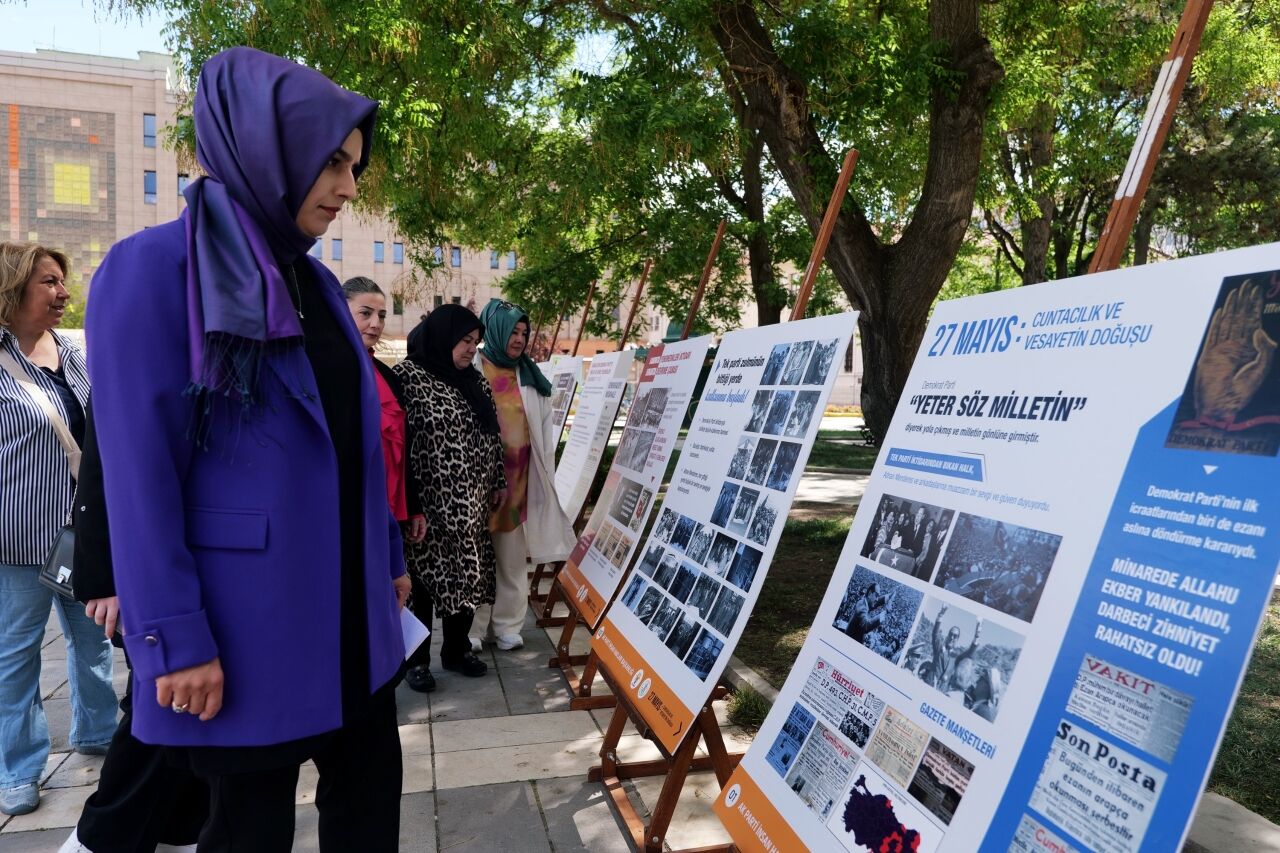 Eskişehir'de "27 Mayıs: Cuntacılık ve Vesayetin Doğuşu" sergisi açıldı