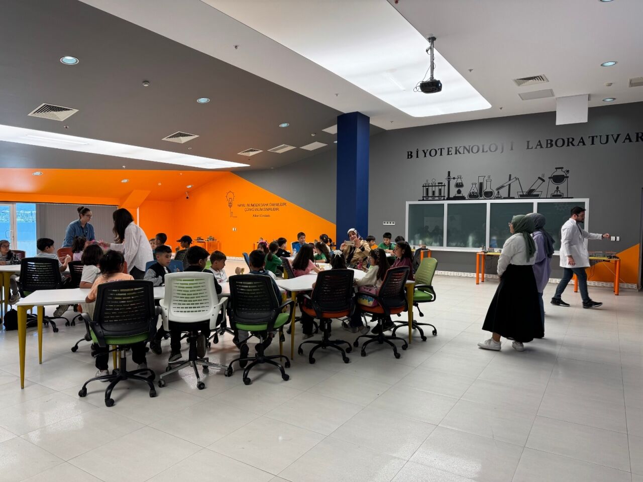 Öğrenciler Kayseri Bilim Merkezi'ni ziyaret etti