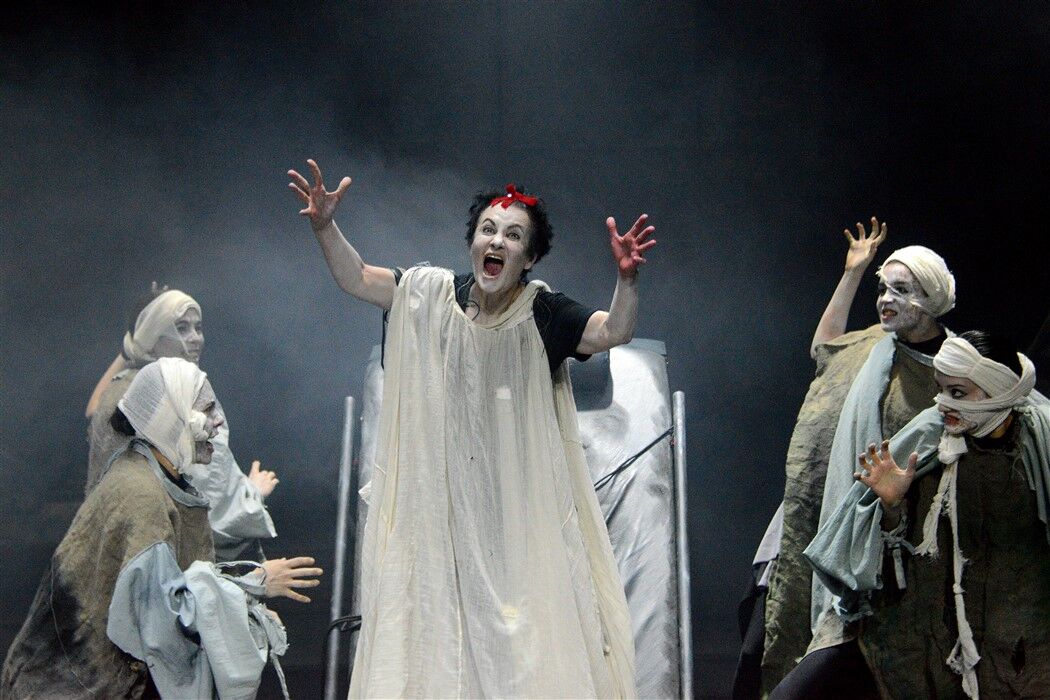 "Medea Material" oyunu St. Petersburg sahnelenecek