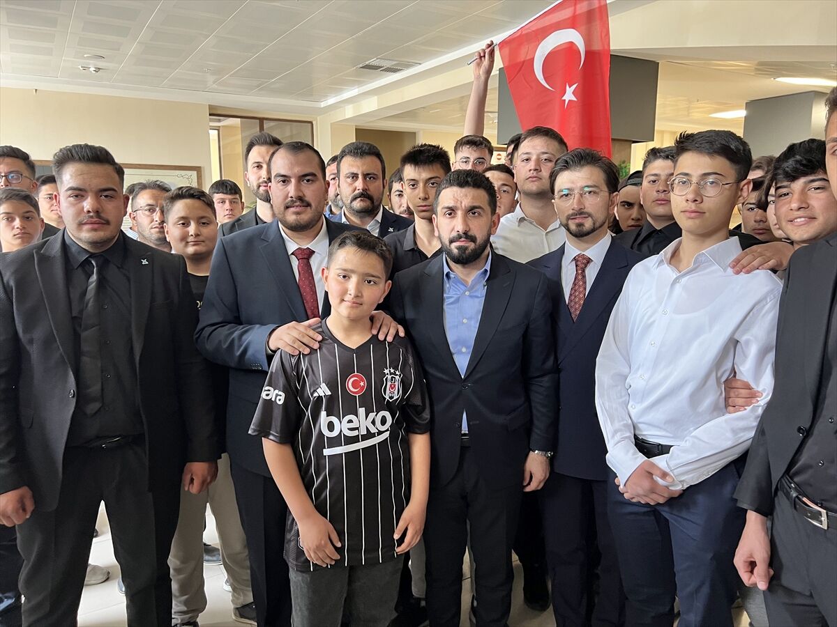 TÜGVA Genel Başkanı Beşinci, Niğde İl Temsilciliği 5. Olağan Kongresi'nde konuştu: