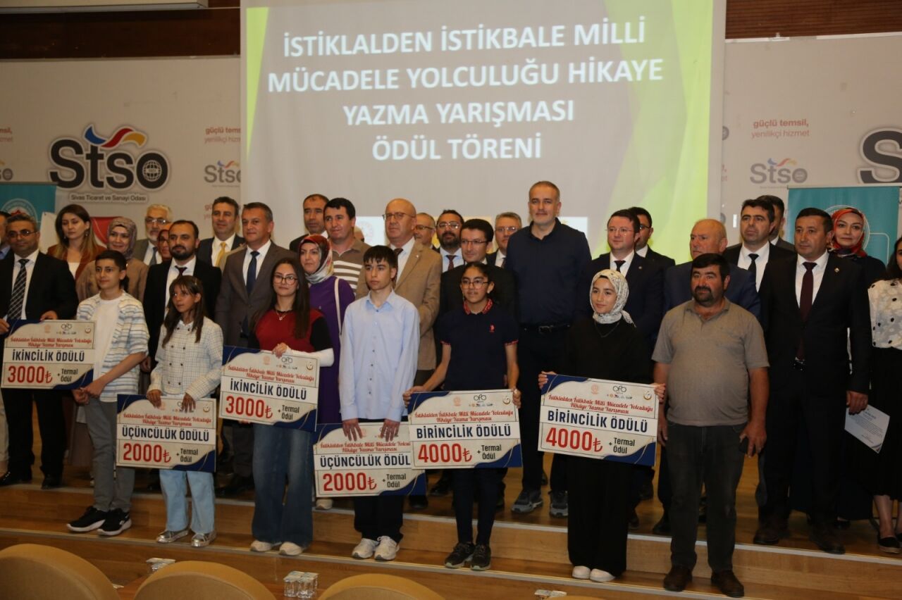 Sivas'ta "İstiklalden İstikbale Milli Mücadele Yolculuğu" yarışmasının ödül töreni yapıldı